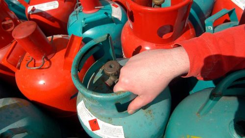 Return gas cylinders to the supplier